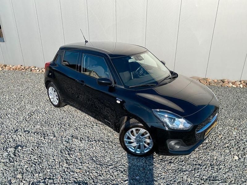 Gebraucht Suzuki Swift Comfort 83 PS (61 kW) 2023 Schwarz Kleinwagen