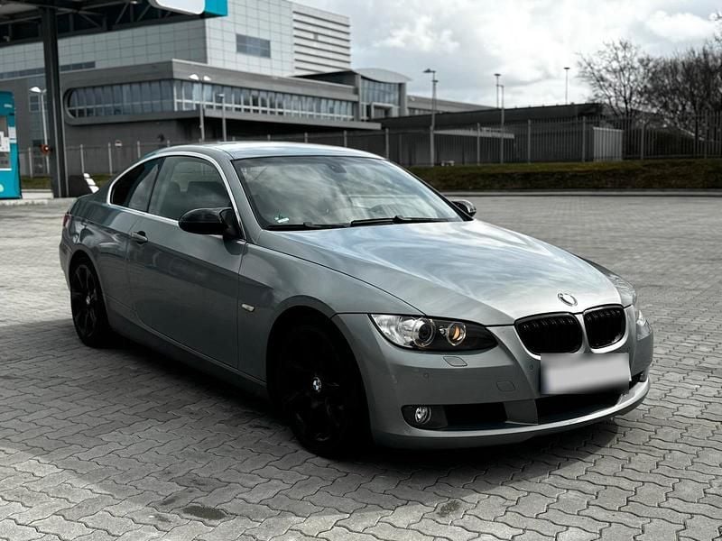 Gebraucht BMW 325 218 PS (160 kW) 2008 Grau Coupé