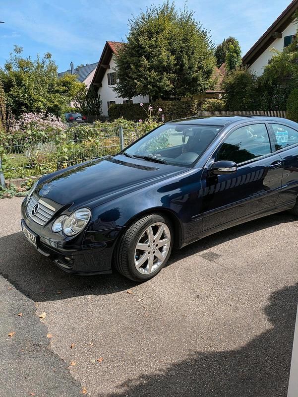 Blau Gebraucht 2005 Mercedes C230 Coupé | 9.200 € - Bild 1/4