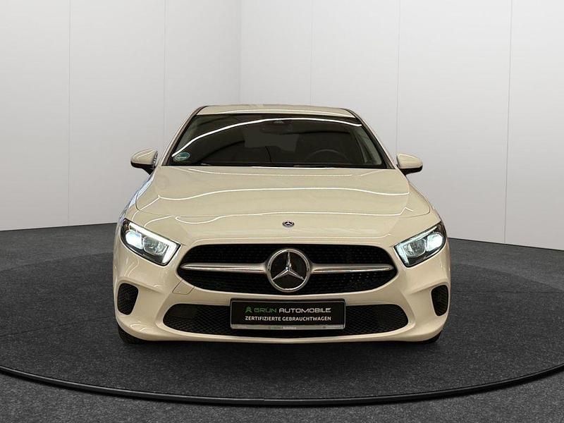 Gebraucht Mercedes A220 190 PS (139 kW) 2018 Weiß Limousine