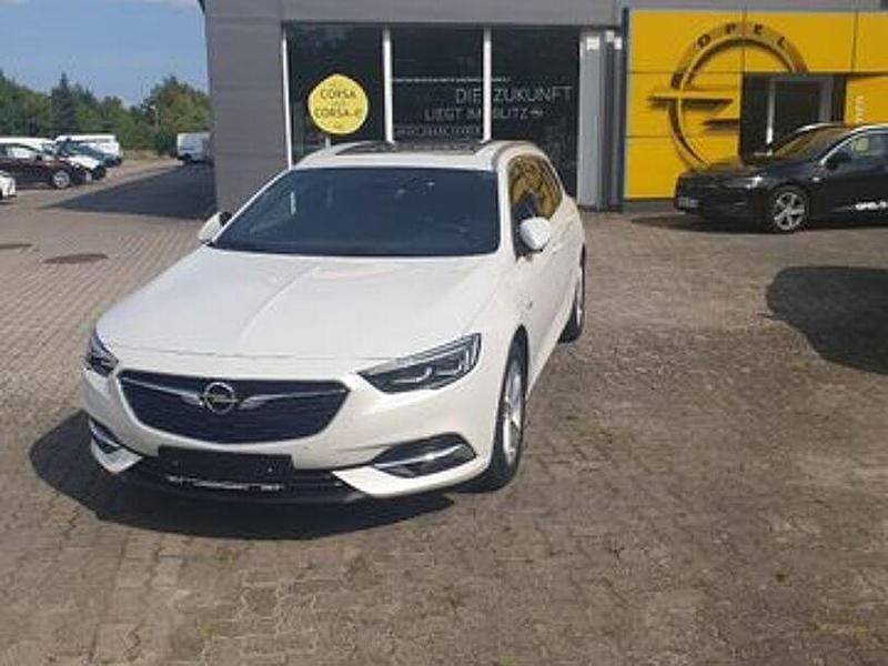Weiß Gebraucht 2020 Opel Insignia Innovation Kombi | 18.980 € (Guter Preis) - Bild 1/4