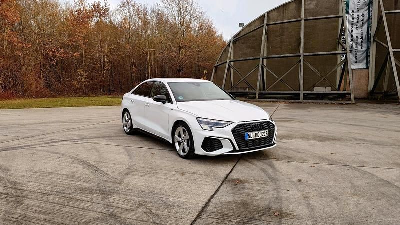 Gebraucht Audi A3 S-Line 150 PS (110 kW) 2020 Weiß Limousine