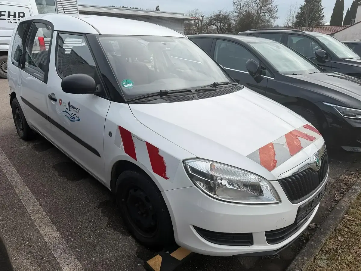 Gebraucht Skoda Roomster 69 PS (50 kW) 2011 Weiß Van / Kleinbus