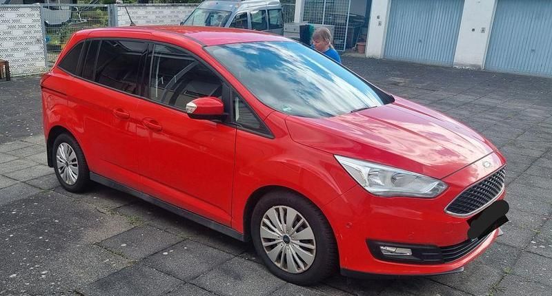 Rot Gebraucht 2018 Ford Grand C-Max Van / Kleinbus | 10.200 € (Fairer Preis) - Bild 1/4