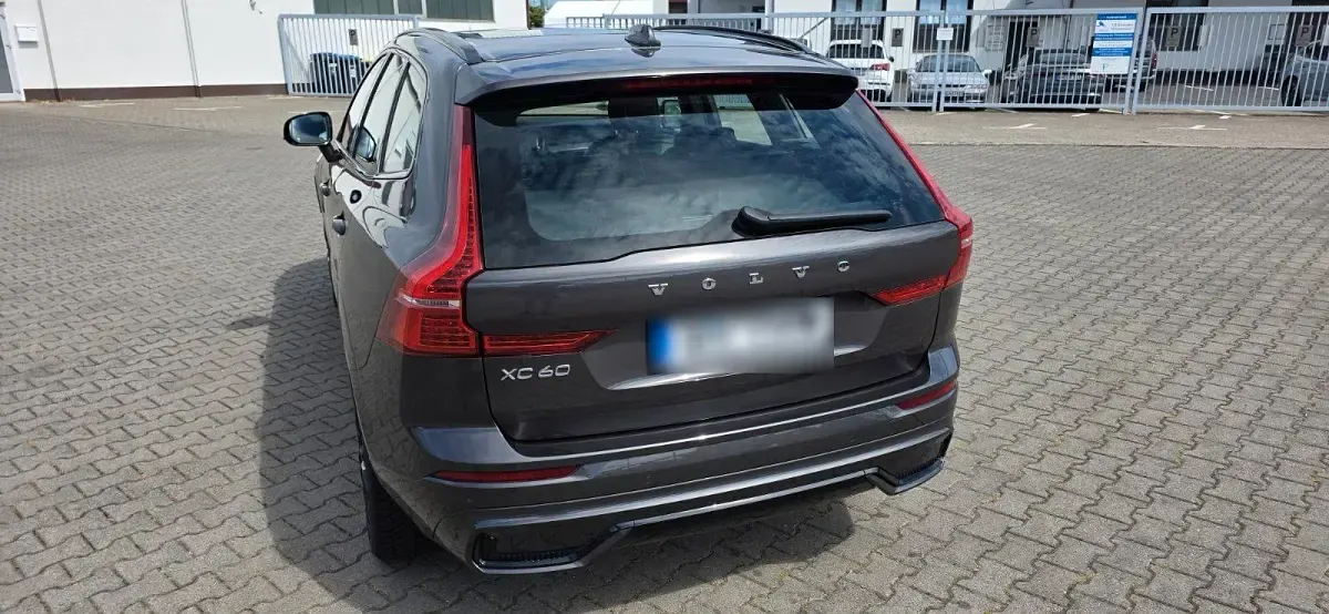 Gebraucht Volvo XC60 R-Design 197 PS (144 kW) 2021 Grau SUV