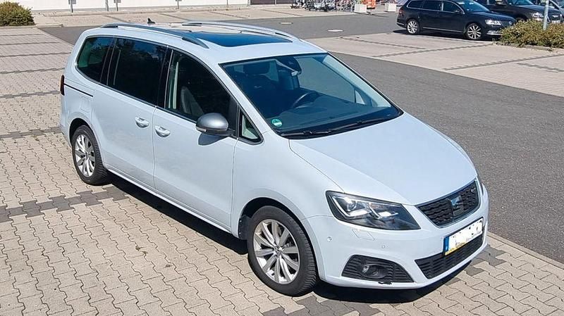 Weiß Gebraucht 2022 Seat Alhambra FR-Line Van / Kleinbus | 29.399 € (Guter Preis) - Bild 1/4