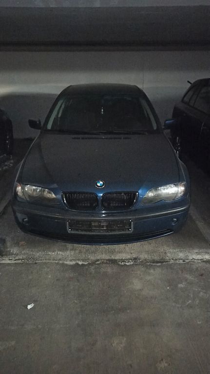 Blau Gebraucht 2004 BMW 316 Limousine | 800 € (Superpreis) - Bild 1/4