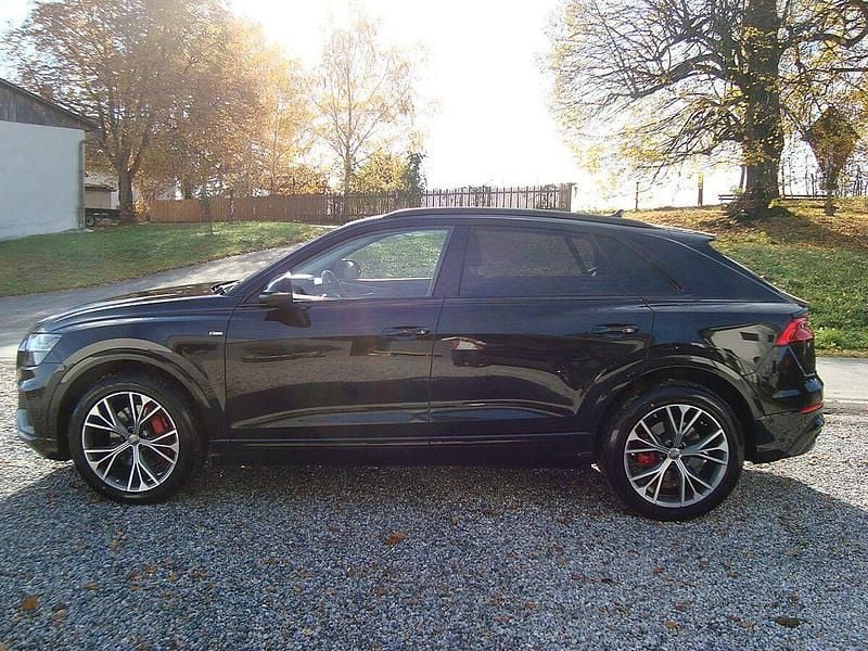 Schwarz Gebraucht 2020 Audi Q8 S-Line SUV | 47.640 € (Superpreis) - Bild 1/4
