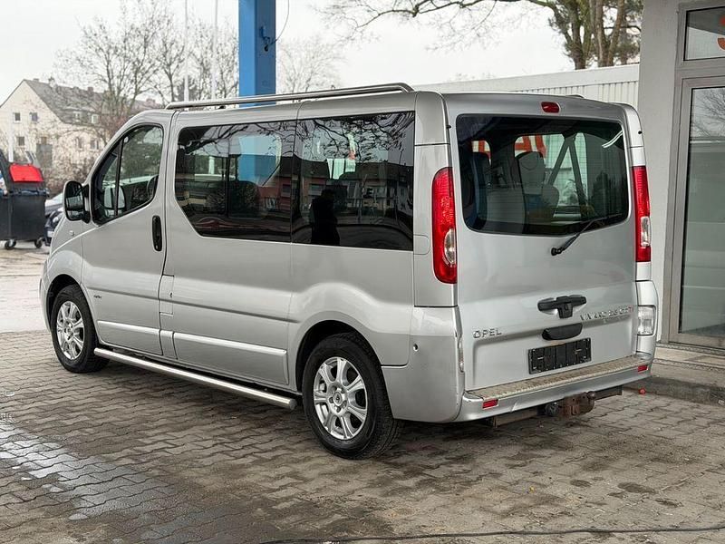 Gebraucht Opel Vivaro Cosmo 145 PS (106 kW) 2007 Silber Van / Kleinbus