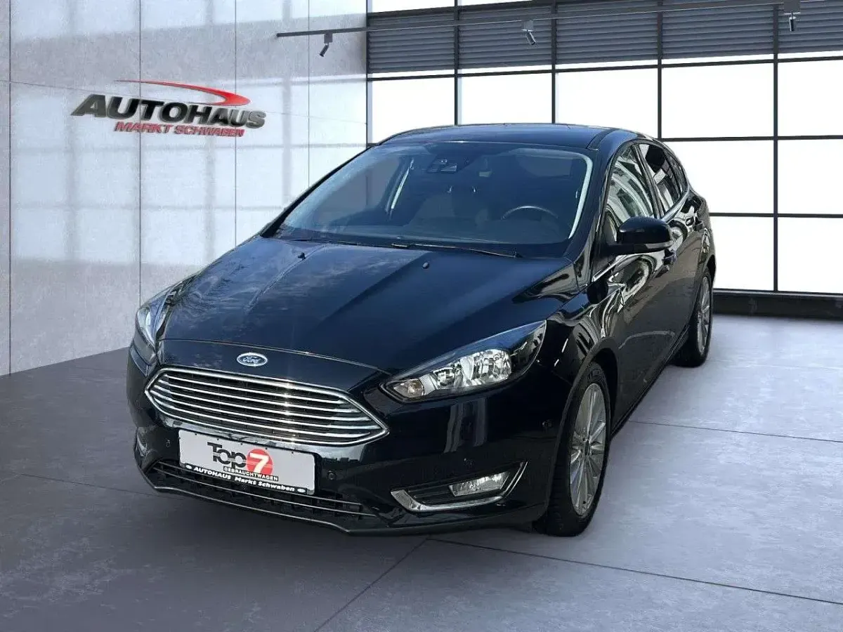 Używany Ford Focus Titanium 150 KM (110 kW) 2014 Czarny Sedan/Limuzyna