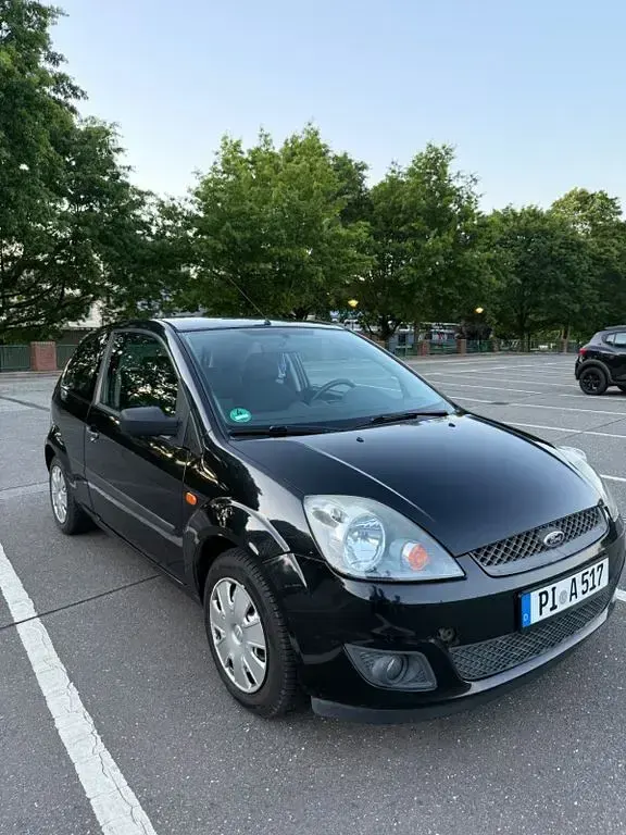 Gebraucht Ford Fiesta Style 60 PS (44 kW) 2007 Schwarz Kleinwagen