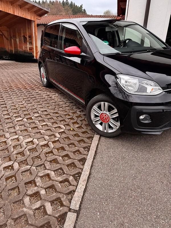 Używany VW up! Beats 75 KM (55 kW) 2017 Czarny Hatchback