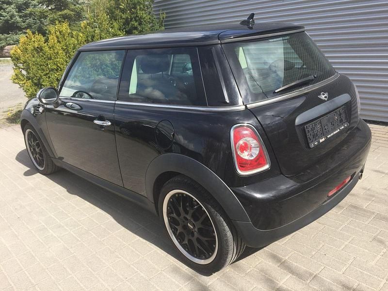 Gebraucht Mini ONE 75 PS (55 kW) 2013 Schwarz Kleinwagen