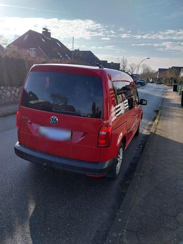 Gebraucht VW Caddy Trendline 131 PS (96 kW) 2019 Rot Van / Kleinbus