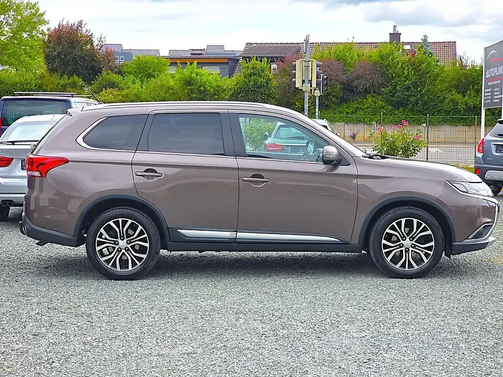 Gebraucht Mitsubishi Outlander 150 PS (110 kW) 2017 Braun SUV