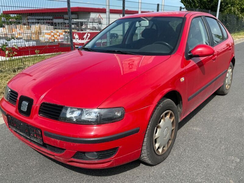 Rot Gebraucht 2004 Seat Leon Limousine | 399 € (Superpreis) - Bild 1/4