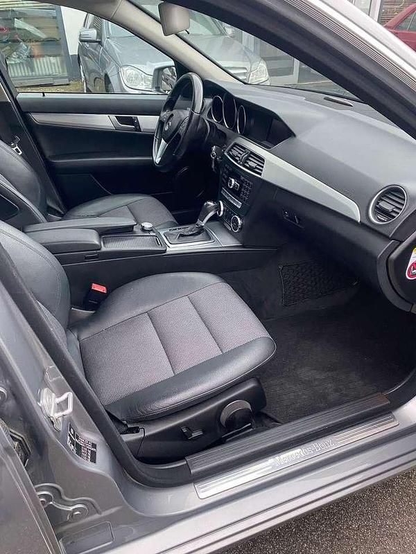 Gebraucht Mercedes C200 136 PS (100 kW) 2012 Palladiumsilber  metalliclack Limousine