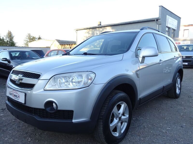 Silber Gebraucht 2011 Chevrolet Captiva LS SUV | 5.490 € (Fairer Preis) - Bild 1/4
