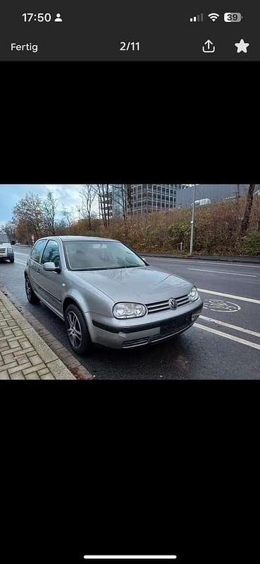 Grau Gebraucht 2002 VW Golf IV Kleinwagen | 2.200 € (Guter Preis) - Bild 1/4