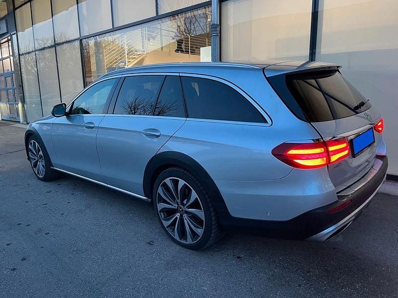 Gebraucht Mercedes E220 All-Terrain 194 PS (142 kW) 2017 Silber Kombi