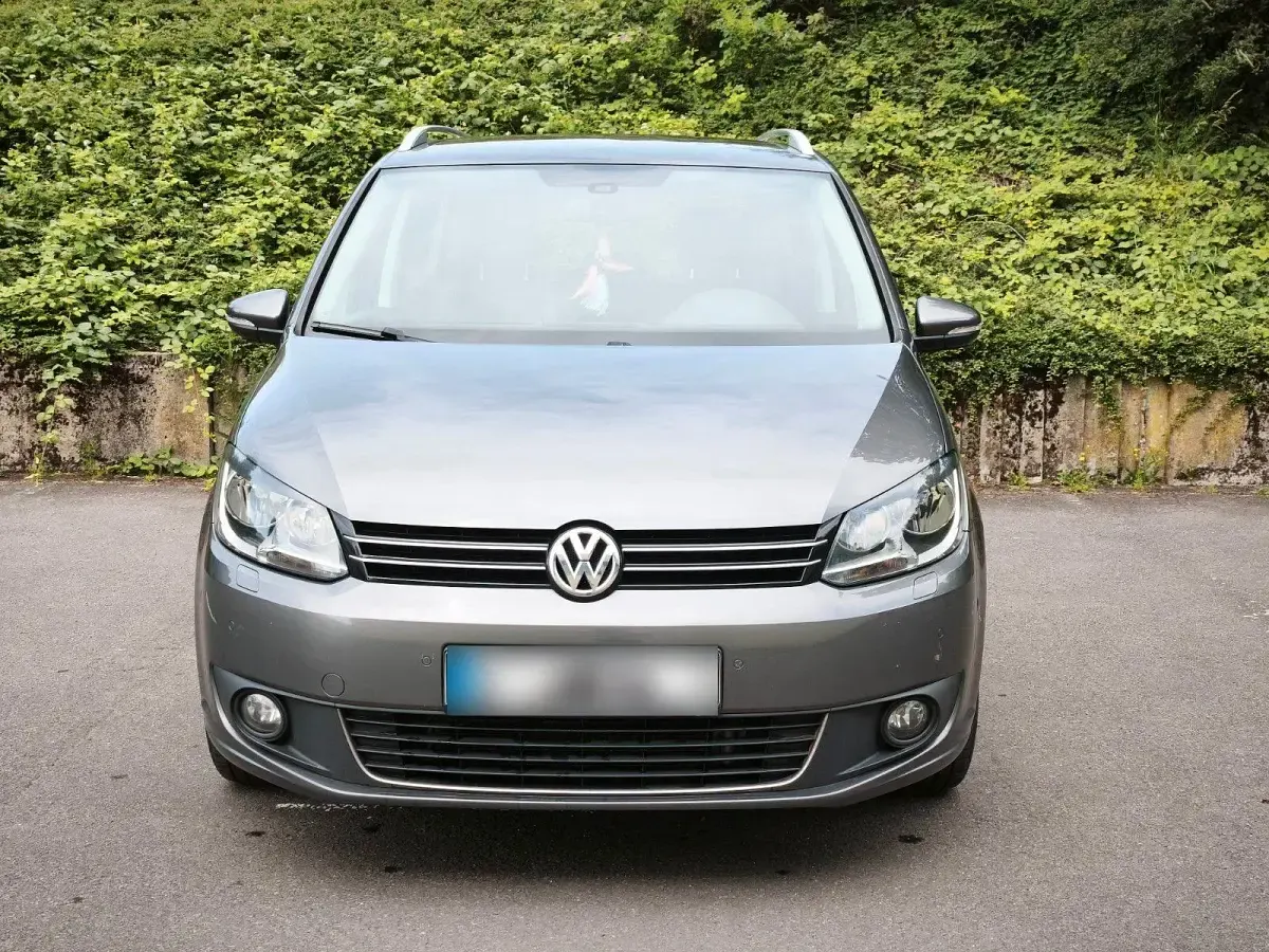 Gebraucht VW Touran Life 105 PS (77 kW) 2013 Grau Van / Kleinbus