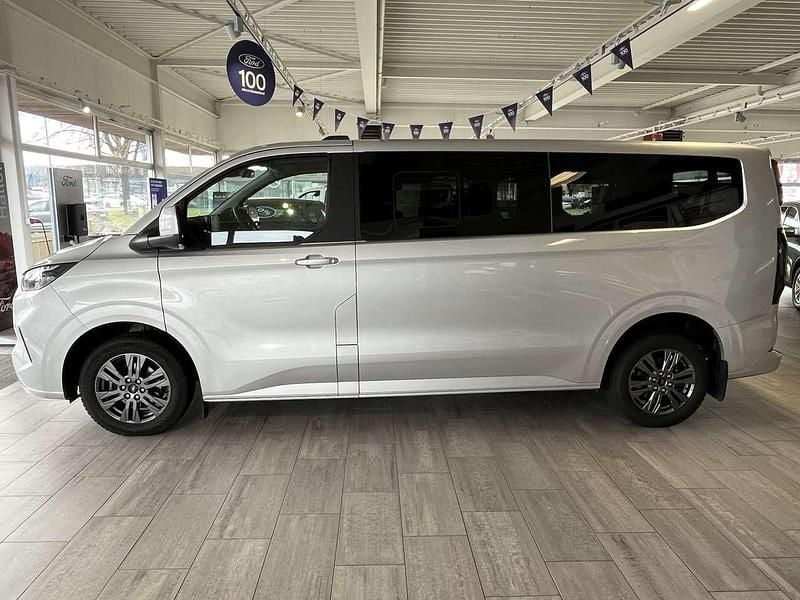 Gebraucht Ford Tourneo Custom Titanium 170 PS (125 kW) 2024 Polarsilber Van