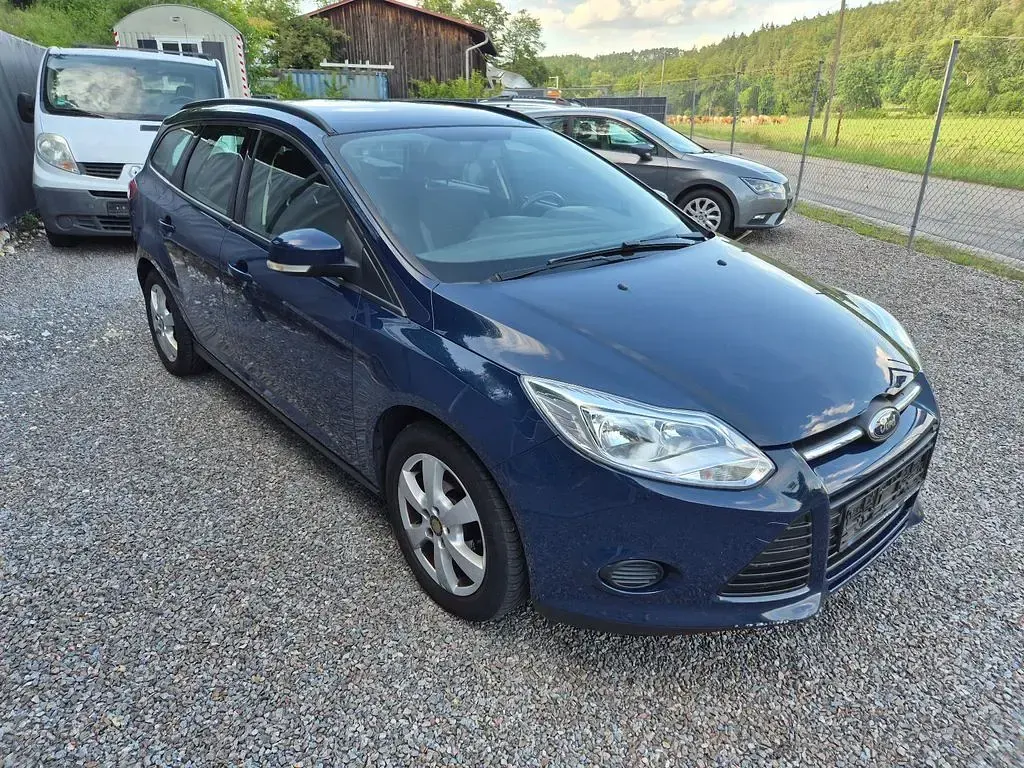 Gebraucht Ford Focus 105 PS (77 kW) 2012 Blau Kombi
