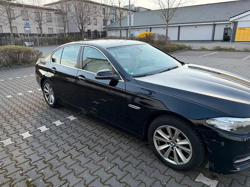 Gebraucht BMW 520 190 PS (139 kW) 2016 Beige Limousine