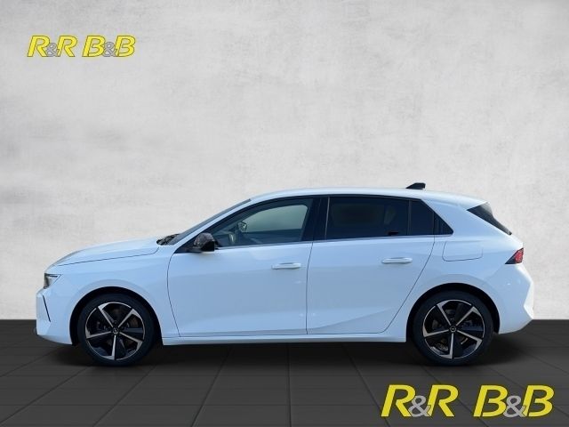 Gebraucht Opel Astra Elegance 181 PS (133 kW) 2022 Jade weiss/arktis weiss Limousine
