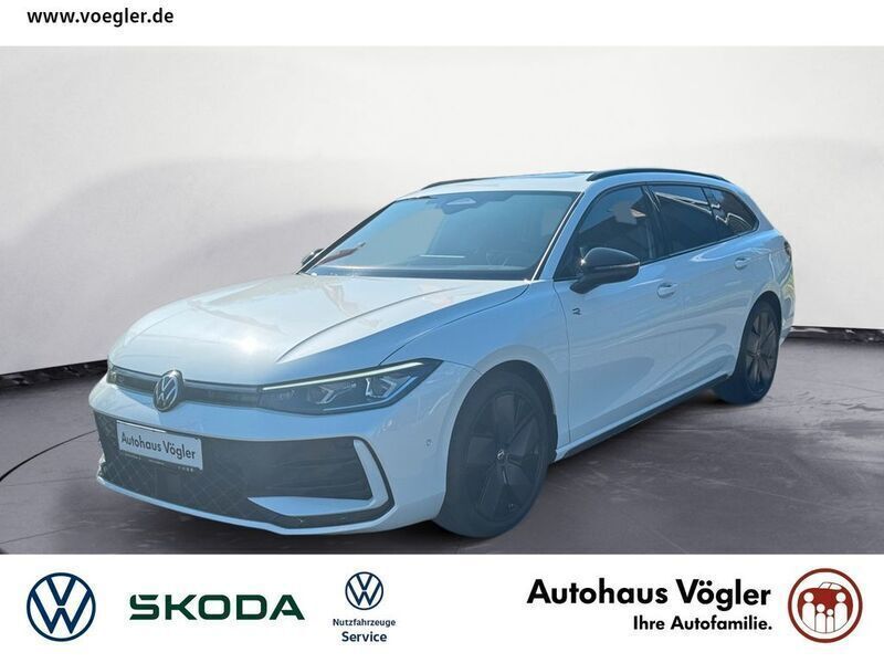 Weiß Gebraucht 2024 VW Passat R-line Kombi | 46.900 € - Bild 1/4