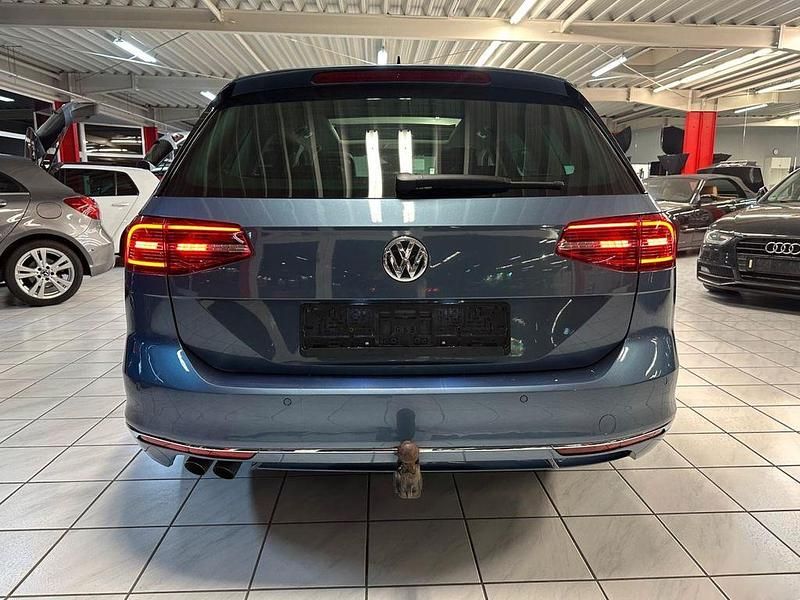 Gebraucht VW Passat Highline 190 PS (139 kW) 2015 Blau Kombi