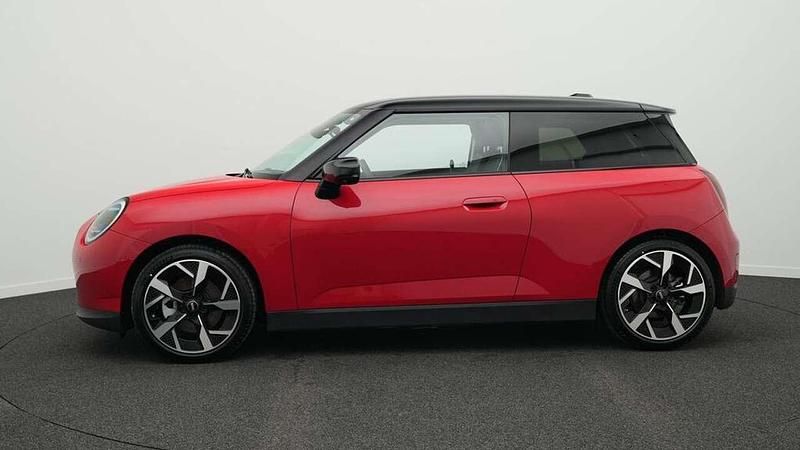 Gebraucht Mini Cooper SE Classic 160 kW (218 PS) 2024 Rot Kleinwagen