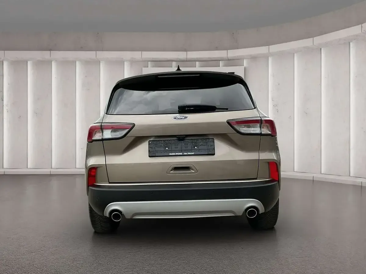 Gebraucht Ford Kuga Titanium 150 PS (110 kW) 2020 Silber SUV