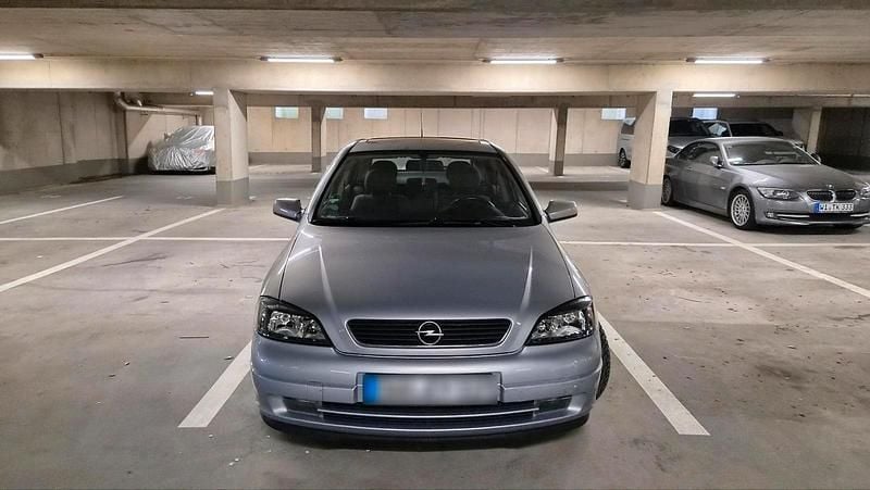 Gebraucht Opel Astra 101 PS (74 kW) 2002 Silber Kleinwagen