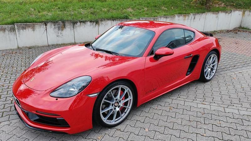 Rot Gebraucht 2021 Porsche Cayman GTS Coupé | 73.499 € (Fairer Preis) - Bild 1/4