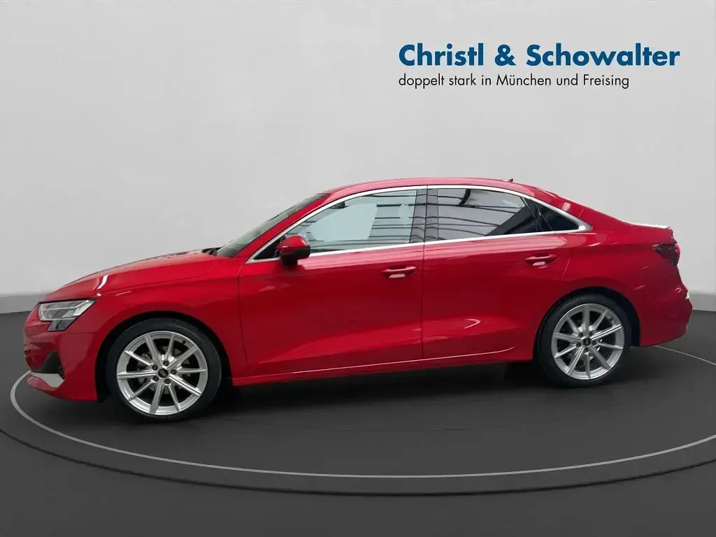 Używany Audi A3 Advanced 150 KM (110 kW) 2025 Czerwony Sedan/Limuzyna