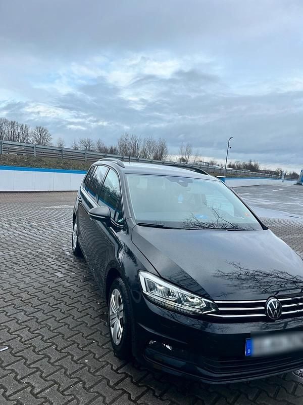 Gebraucht VW Touran 150 PS (110 kW) 2022 Schwarz Van / Kleinbus