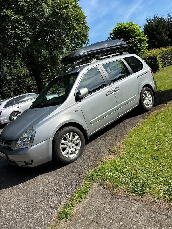 Gebraucht Kia Carnival EX 185 PS (136 kW) 2007 Silber Van / Kleinbus
