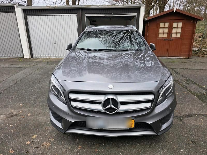 Gebraucht Mercedes GLA250 211 PS (155 kW) 2016 Grau SUV