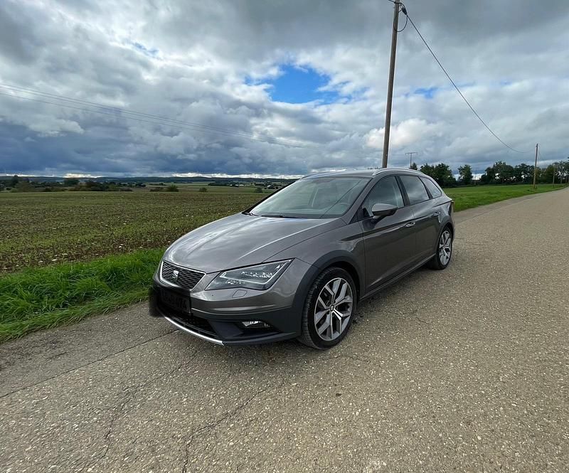 Silber Gebraucht 2014 Seat Leon X-Perience Kombi | 7.000 € (Fairer Preis) - Bild 1/4