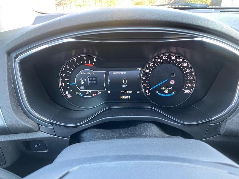 Gebraucht Ford Mondeo Titanium 150 PS (110 kW) 2017 Schwarz Kombi