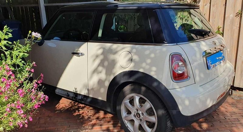 Beige Gebraucht 2012 Mini Cooper D Kleinwagen | 4.300 € - Bild 1/4