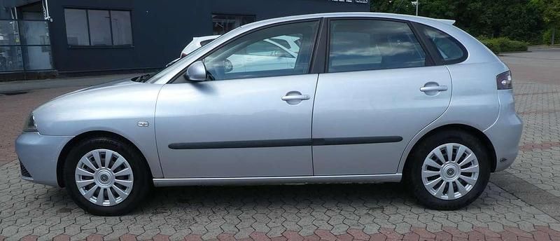 Silber Gebraucht 2006 Seat Ibiza Limousine | 850 € (Guter Preis) - Bild 1/4