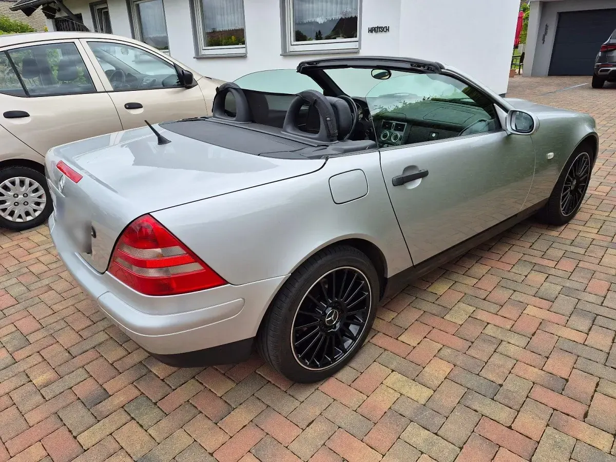 Gebraucht Mercedes SLK200 136 PS (100 kW) 1997 Silber Cabrio