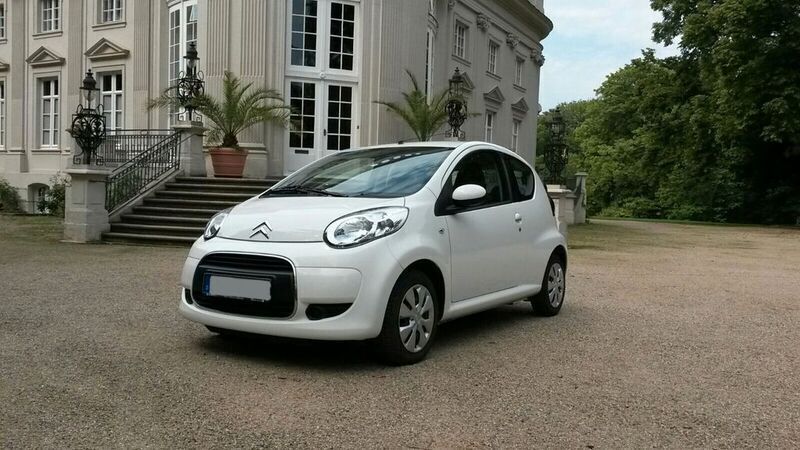Weiß Gebraucht 2011 Citroën C1 SELECTION Kleinwagen | 4.150 € (Fairer Preis) - Bild 1/4
