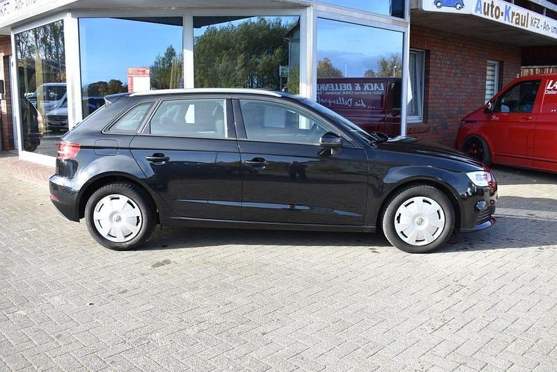 Gebraucht Audi A3 116 PS (85 kW) 2019 Schwarz Limousine