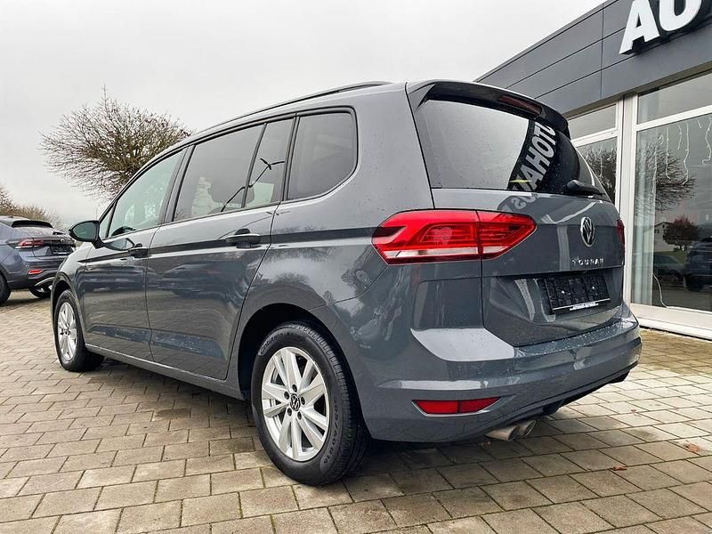 Gebraucht VW Touran Comfortline 150 PS (110 kW) 2022 Grau Van / Kleinbus