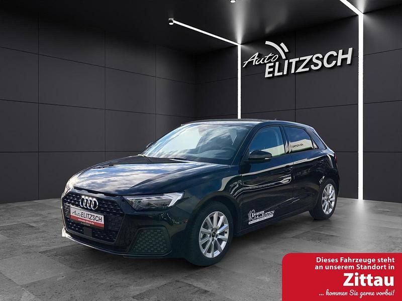 Mythosschwarz metallic Gebraucht 2025 Audi A1 Sportback Basis Kleinwagen | 24.890 € (Guter Preis) - Bild 1/4