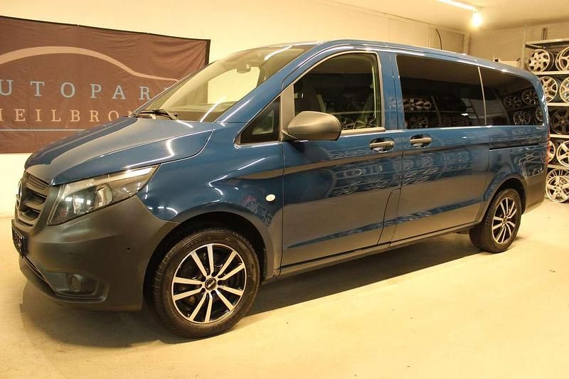 Navyblau Gebraucht 2018 Mercedes Vito Edition Kombi | 21.999 € - Bild 1/4