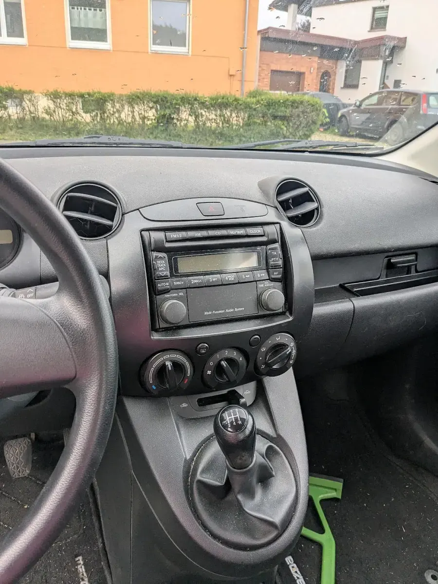 Gebraucht Mazda 2 75 PS (55 kW) 2010 Grau Kleinwagen